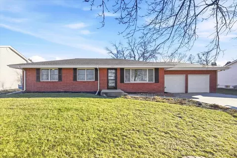 107 Surrey Ave, Council Bluffs, IA 51503