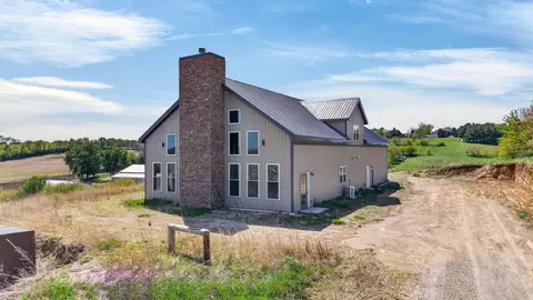 55282 237th St, Glenwood, IA 51534