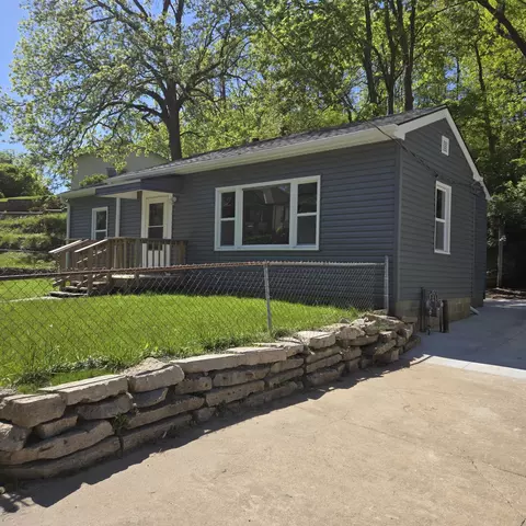 808 Madison Ave, Council Bluffs, IA 51503