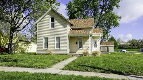 2002 Front St, Blair, NE 68008