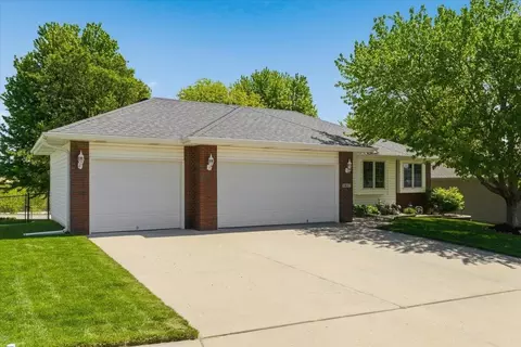 1417 Aster Dr, Council Bluffs, IA 51503