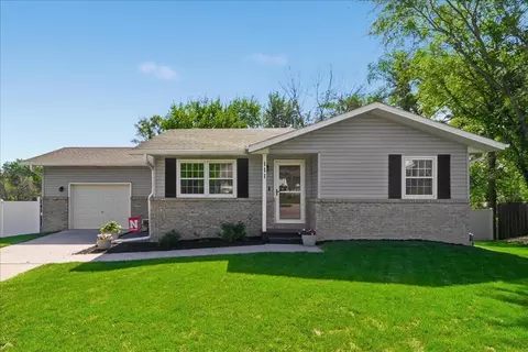 111 Shamrock Cir, Glenwood, IA 51534