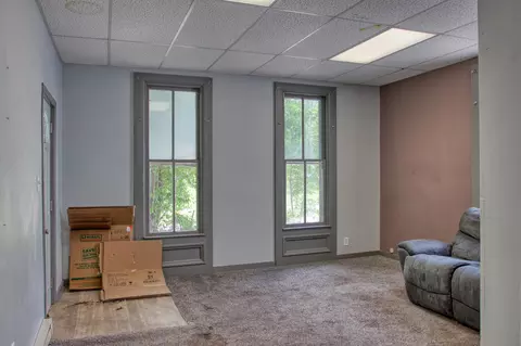 Living - 515 S 16th St, Centerville, IA 52544 photo 1 of 1