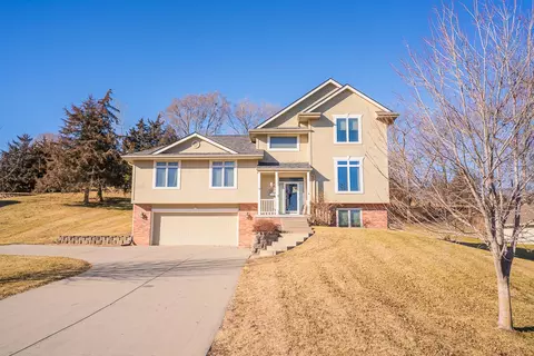 56274 Grande Oak Ln, Glenwood, IA 51534