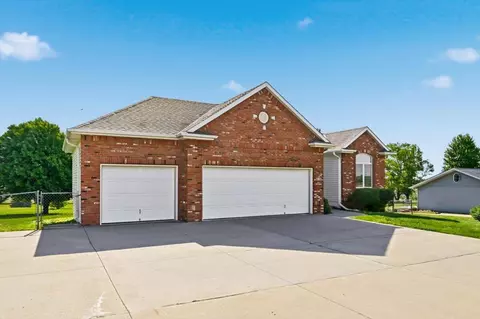 810 Lincoln St, Minden, IA 51553