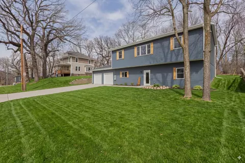 712 Lindberg Dr, Council Bluffs, IA 51503