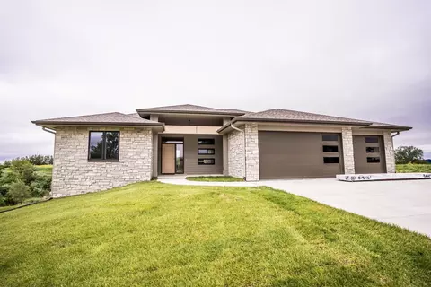 54901 Glover Rd, Glenwood, IA 51534
