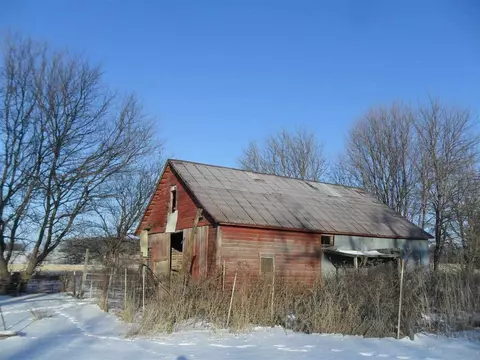 1045 250th St, Shell Rock, IA 50670 photo 2