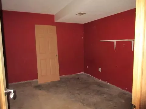 713 Ely Blvd, Walker, IA 52352 photo 6