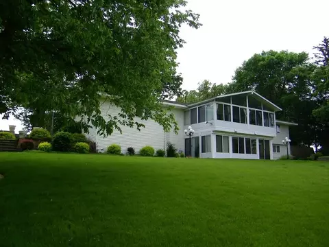 702 Riverview Dr, Greene, IA 50636 photo 3