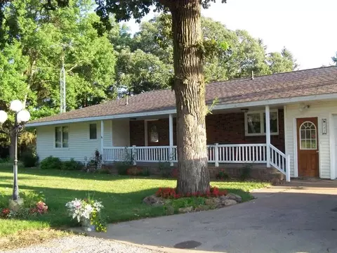 702 Riverview Dr, Greene, IA 50636 photo 2