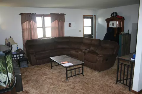403 E 6th St, Readlyn, IA 50668 photo 3