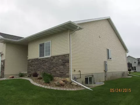 5002 Millenium Dr, Cedar Falls, IA 50613 photo 3