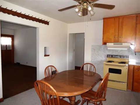 104 Park Ave, Sumner, IA 50674 photo 3