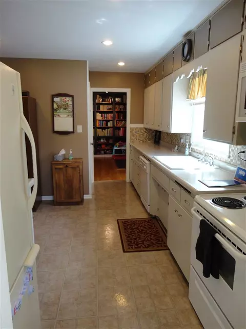 804 Cornwall Ave, Waterloo, IA 50702 photo 14