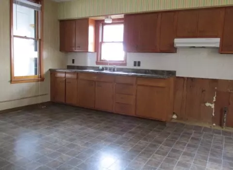 3115 Jackson St, Dubuque, IA 52001 photo 4
