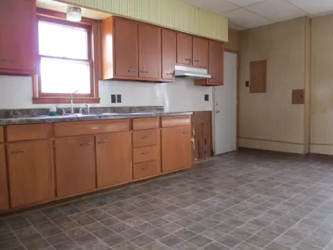 3115 Jackson St, Dubuque, IA 52001 photo 3