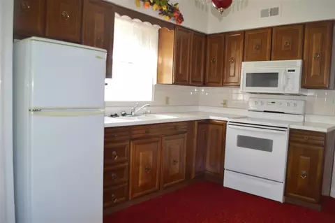 104 Main St, Readlyn, IA 50668 photo 2