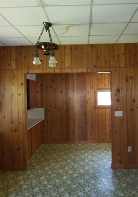 202 7th St, Gladbrook, IA 50635 photo 4