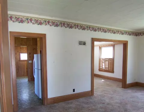 202 7th St, Gladbrook, IA 50635 photo 3
