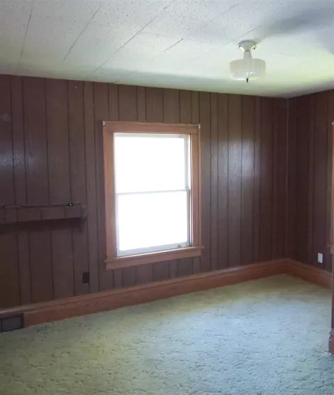 202 7th St, Gladbrook, IA 50635 photo 5