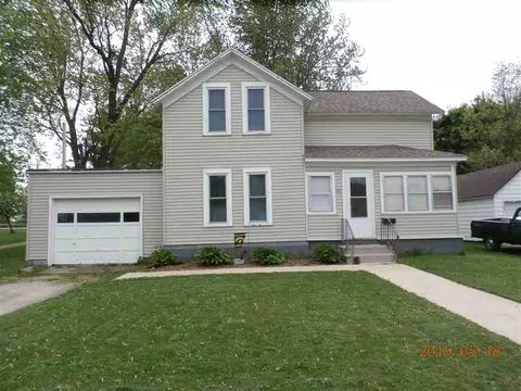 931 E Main St, New Hampton, IA 50659 photo 1