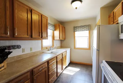 1121 E Mitchell Ave, Waterloo, IA 50702 photo 6