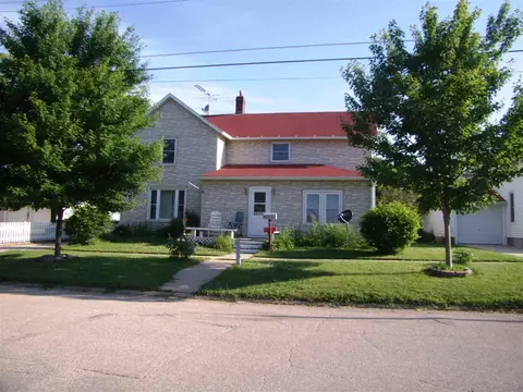 316 E 2nd St, Sumner, IA 50674 photo 1