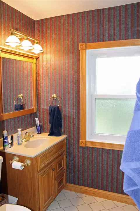 440 E Main St, Denver, IA 50622 photo 7