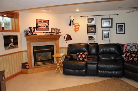 440 E Main St, Denver, IA 50622 photo 4