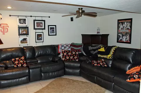 440 E Main St, Denver, IA 50622 photo 3