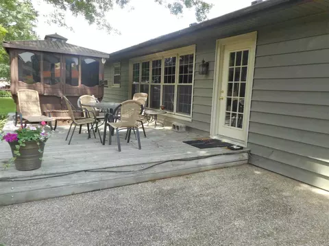 426 Ivanhoe Rd, Waterloo, IA 50701 photo 6