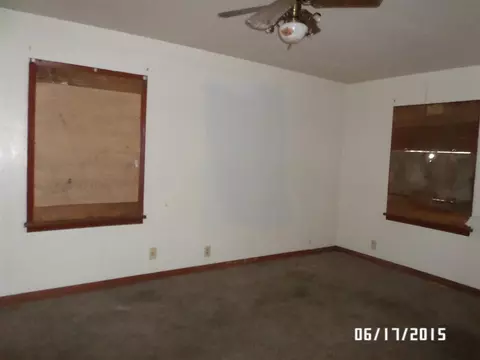 1100 Grant Ave, Waterloo, IA 50702 photo 3
