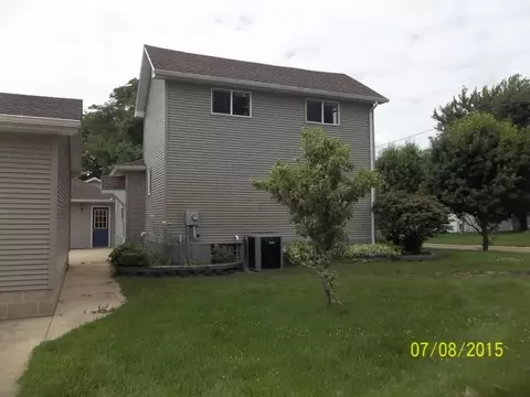 630 Chicago St, Sumner, IA 50674 photo 2