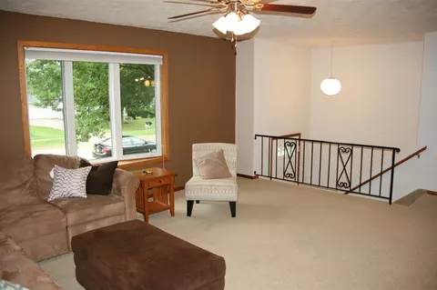 107 Devlin Cir, Cedar Falls, IA 50613 photo 4