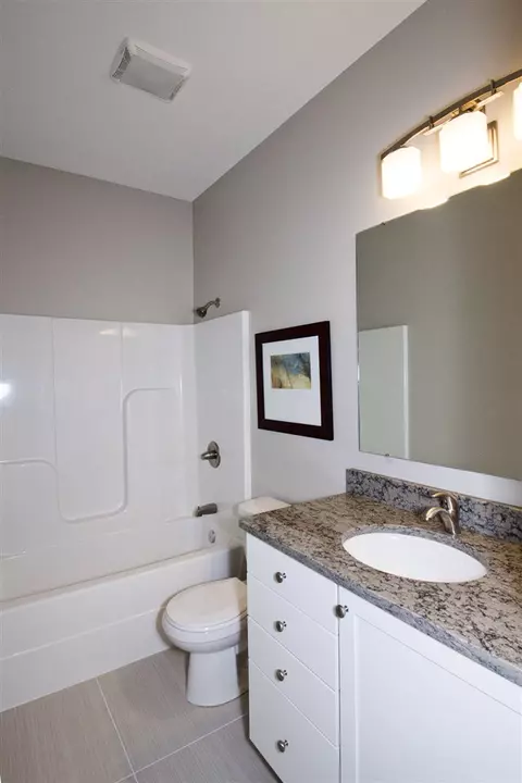1911 Red Tail Dr, Waterloo, IA 50701 photo 9