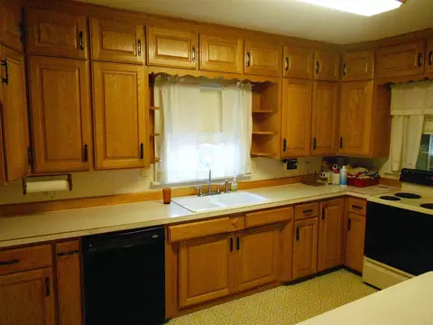 408 E Mitchell Ave, Waterloo, IA 50702 photo 4
