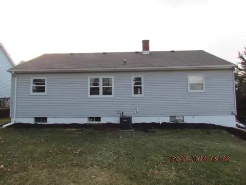 919 Edison St, Dubuque, IA 52001 photo 2