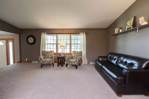 825 E San Marnan Dr, Waterloo, IA 50702 photo 6