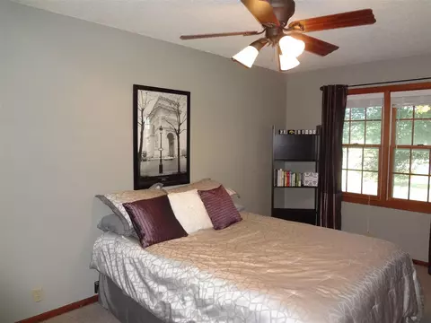 825 E San Marnan Dr, Waterloo, IA 50702 photo 11