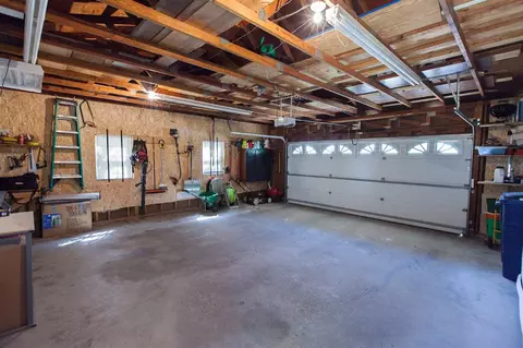 825 E San Marnan Dr, Waterloo, IA 50702 photo 16
