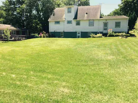 1745 E Mitchell Ave, Waterloo, IA 50702 photo 2