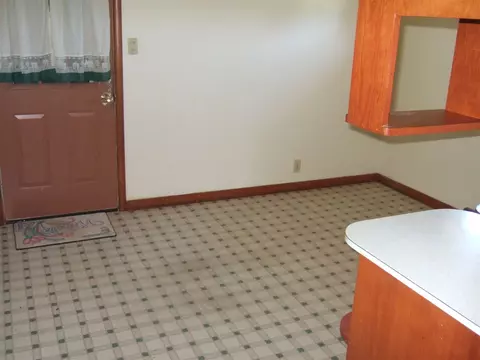 1745 E Mitchell Ave, Waterloo, IA 50702 photo 8