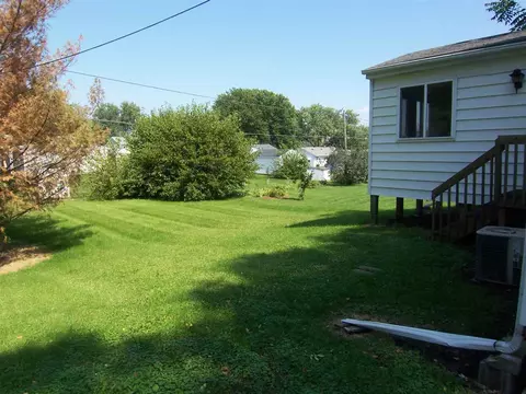 1615 E Mitchell, Waterloo, IA 50702 photo 2