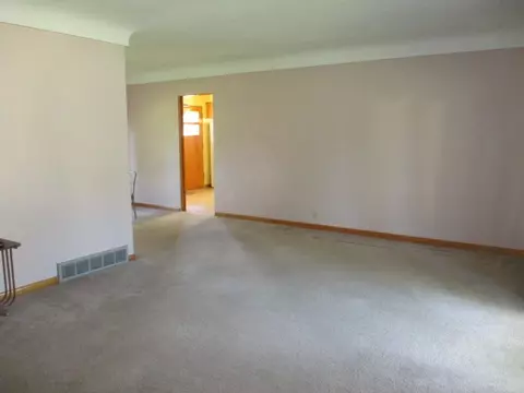 1182 E Ridgeway, Waterloo, IA 50702 photo 4