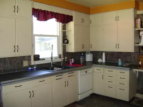207 E 3rd Street St, Cresco, IA 52136 photo 5