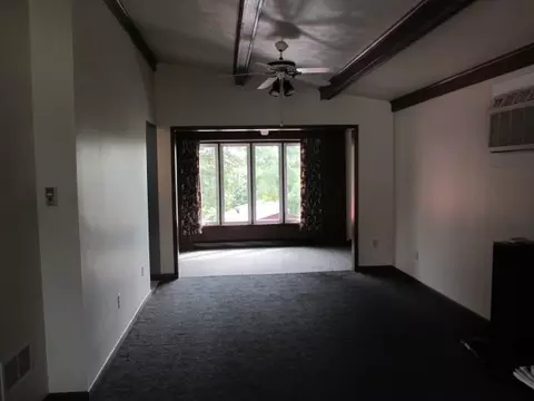 608 SE 4th Ave, Cascade, IA 52033 photo 5