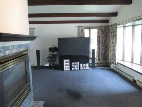 608 SE 4th Ave, Cascade, IA 52033 photo 4