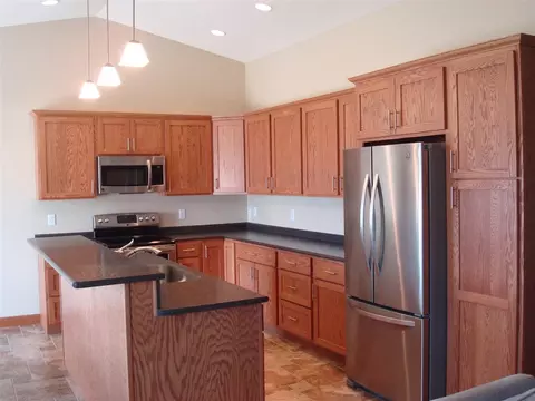 4918 Millenium Dr, Cedar Falls, IA 50613 photo 2