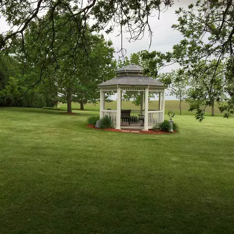 764 Eagle Rd, Waterloo, IA 50701 photo 6